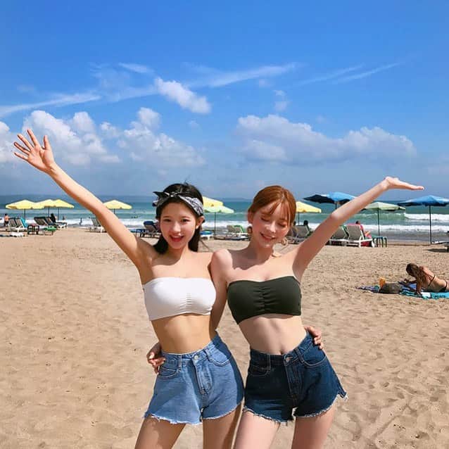 Chuuのインスタグラム：「이번 여름 같이 준비해요!🌴#chuuseoul⚡️」