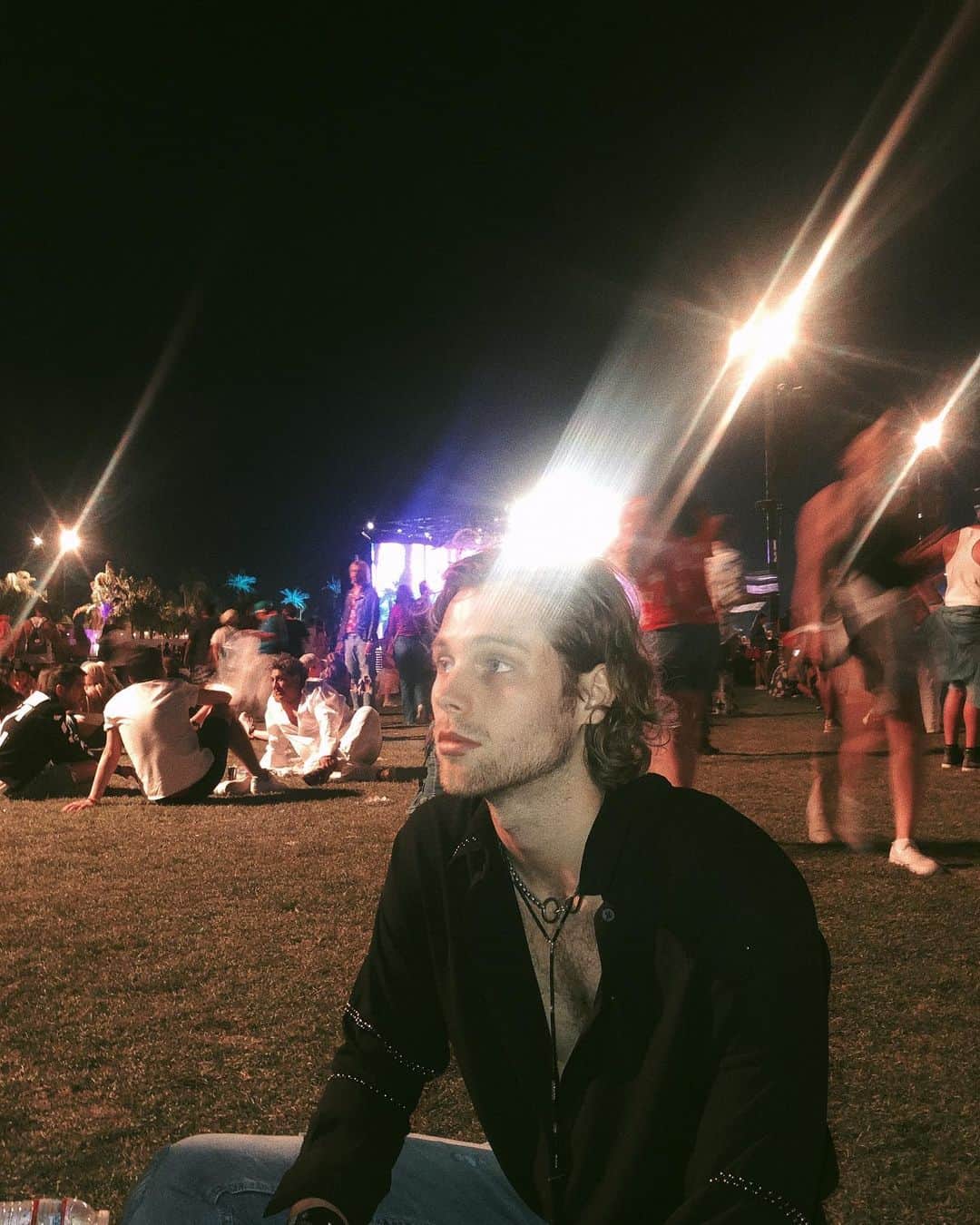 のインスタグラム：「eccentric cowboy 🖤」