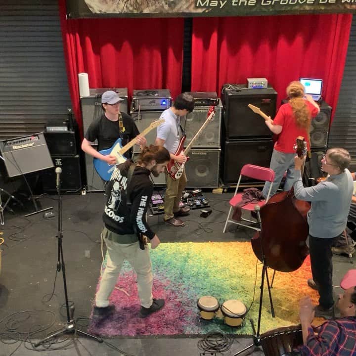 ヴィクター・ウッテンのインスタグラム：「Jam Camp Happening Now!」