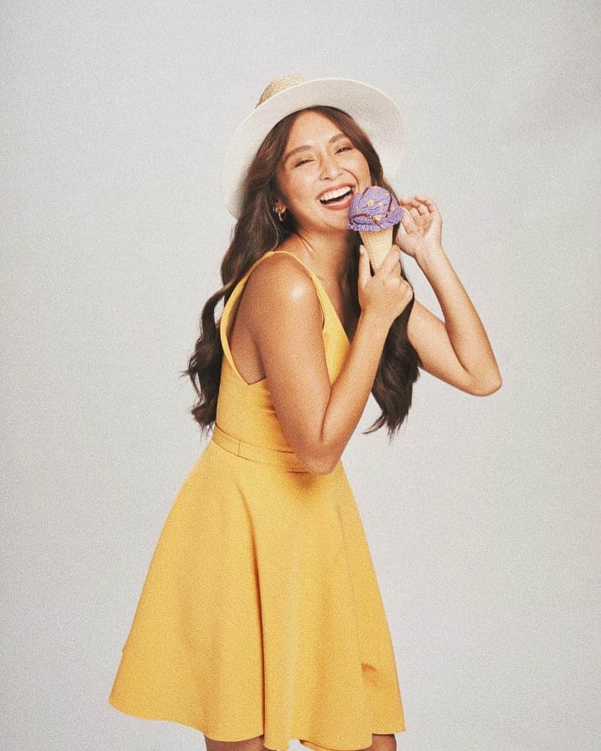 Kathryn Bernardoさんのインスタグラム写真 - (Kathryn BernardoInstagram)「Treating myself to @magnoliaicecreamph ’s new flavor: Ube Salted Caramel Waffle! 💛💜 It’s my classic fave ube halaya icecream but with a twist—with crushed waffle bits and salted caramel ripple. Loooove that it’s made creamier using carabao’s milk too! 🍦 What’s your pick among the #PinoySummerFavorites? Take a photo and tag me! :)」5月11日 14時32分 - bernardokath