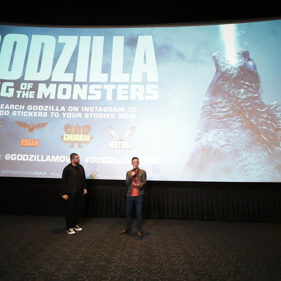 Warner Bros. Picturesさんのインスタグラム写真 - (Warner Bros. PicturesInstagram)「Check out Director #MikeDougherty and @osheajacksonjr at the #GodzillaMovie Fan Screening in Hollywood. Don’t miss the movie in theaters May 31.」5月11日 14時46分 - wbpictures