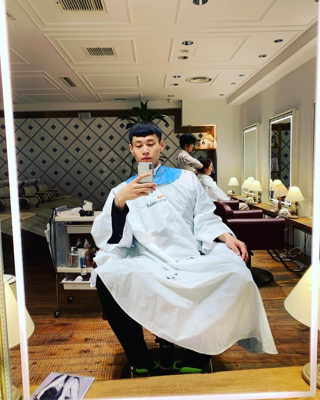 カンのインスタグラム：「hair maintenance✂︎ I am always grateful for your help  #model #モデル #모델 #表参道 #美容院 #hairstyle #korean #thankyou」