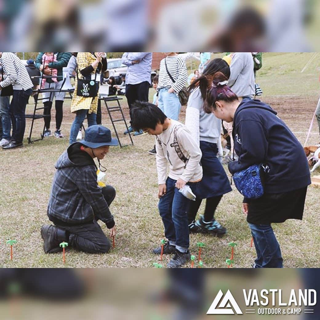 VASTLANDさんのインスタグラム写真 - (VASTLANDInstagram)「【VASTLAND×REPOST】 . .. VASTLANDのハンモックは自立式なので、レイアウトの自由度が高まります🌴🛌🌴 . ハンモックを好きな場所に並べてみてもおもしろいですね🤣 . .. Photo by  @makomako.camp 様 ※ @makomako.camp 様は【#VASTLANDアンバサダー 様】です。 . VASTLAND公式アカウントでのリポスト希望の方は【#VASTLANDリポート】を付けてVASTLAND製品をご投稿ください！ . .. ・掲載ギア・ #ハンモック . .. ▲▽掲載ギアはプロフィールのリンク（ @vastland.jp )もしくは、画像をタップしてチェック！▽▲ . .. #VASTLAND #ヴァストランド #キャンプ #camp #キャンプ好きな人と繋がりたい #キャンプギア #キャンプ道具 #キャンプ用品 #ソロキャンプ #デイキャンプ #ファミリーキャンプ #ファミキャン #グルキャン #ソロキャン #オートキャンプ #キャンプ女子 #キャンプ初心者 #キャンパー #キャンプ好き #キャンプしたい #アウトドア #outdoor #ベランピング #🏕 #⛺」5月11日 15時01分 - vastland.jp