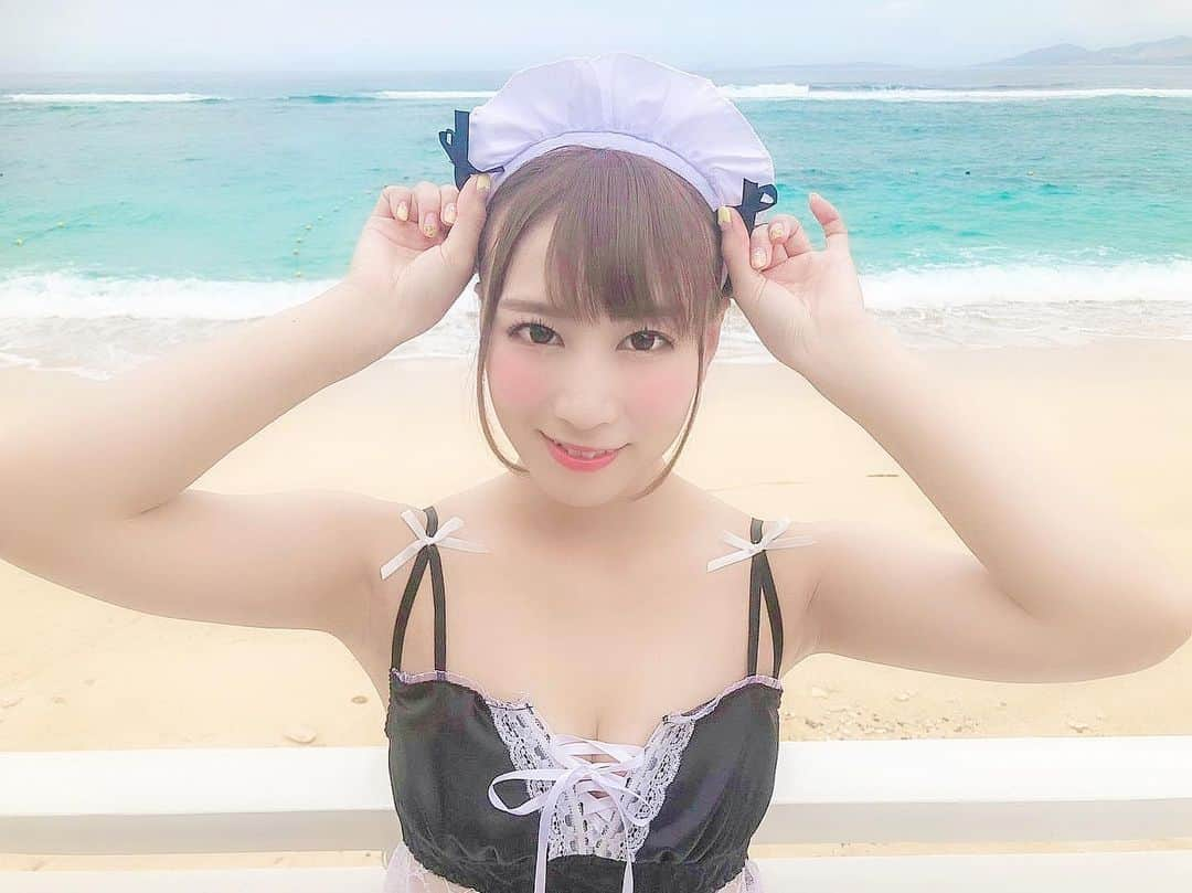 初川みなみさんのインスタグラム写真 - (初川みなみInstagram)「1日遅れの #メイドの日 🧚🏻‍♀️﻿ ﻿ ビーチとメイドってなんか不思議だね🤭💕﻿ ﻿ そしてお顔がなんだか眩しそう( ´ ▽ ` )﻿ ﻿ #メイドリーム #沖縄 #ビーチ #メイド﻿ ﻿ ﻿ ﻿」5月11日 15時15分 - hatsukaw_aminami