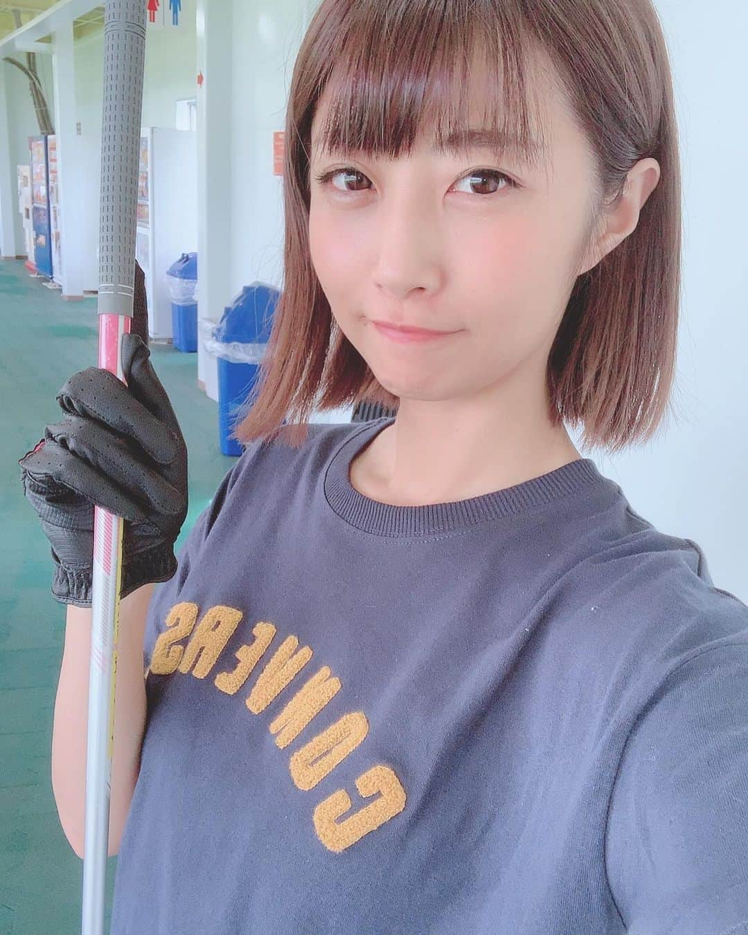 古川真奈美さんのインスタグラム写真 - (古川真奈美Instagram)「.﻿ .﻿ 人生で初めての打ちっ放しに行ってきました🏌️‍♀️﻿ ﻿ 下手くそすぎて、、、🤮🤮🤮﻿ ﻿ ずっと空振りばっかしてた(´･_･`)﻿ これが唯一良き動画です。﻿ ﻿ フォームがなかなか安定しないなーー。。﻿ ﻿ はよ上手くなりたい⛳️﻿ そんなYouTubeチャンネル﻿ 『GOLFわでしこ』が配信中です、ぜひご覧下さい❤️﻿ ﻿ #golf  #ゴルフ女子  #ゴルフ﻿ #打ちっ放し﻿ #instagood  #instadiary ﻿ #instalike #instamood ﻿ #ow #instapic #instaphoto﻿ #girl　#follow #followme  #gravure  #japanesegirl  #selfies  #インスタグラビア﻿」5月11日 6時21分 - mana_0619