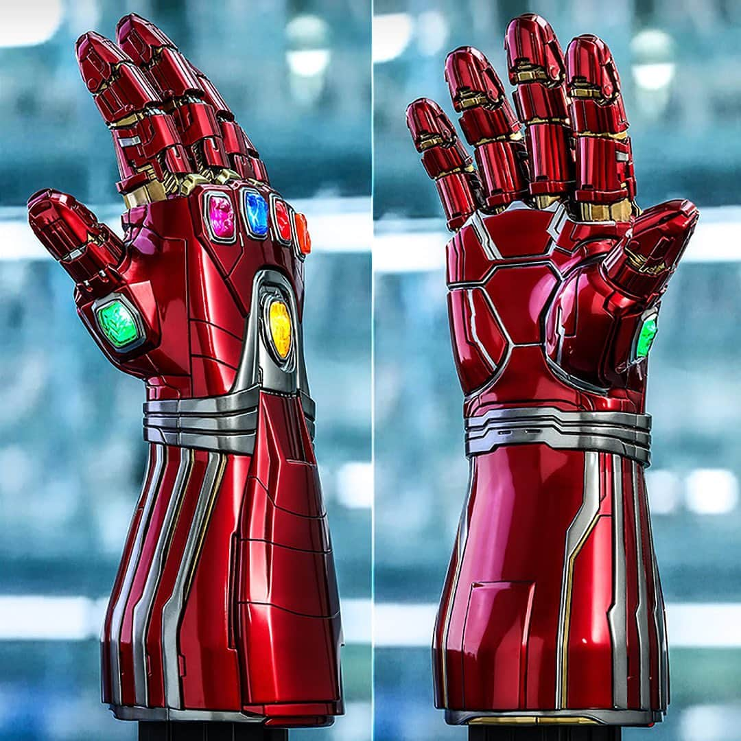 HYPEBEASTさんのインスタグラム写真 - (HYPEBEASTInstagram)「#hypelife: @hottoyscollectibles’ latest luxury figurine is a life-sized version of Iron Man’s Nano Gauntlet from ‘@avengers: Endgame.’ Head to the link in our bio to learn more about this Marvel collectible.  Photos: Hot Toys」5月11日 6時22分 - hypebeast