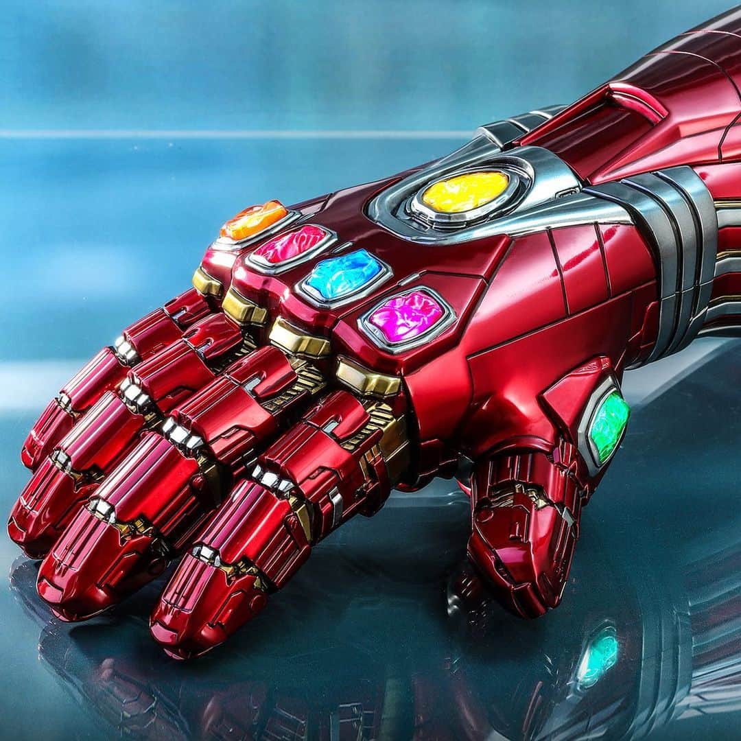 HYPEBEASTさんのインスタグラム写真 - (HYPEBEASTInstagram)「#hypelife: @hottoyscollectibles’ latest luxury figurine is a life-sized version of Iron Man’s Nano Gauntlet from ‘@avengers: Endgame.’ Head to the link in our bio to learn more about this Marvel collectible.  Photos: Hot Toys」5月11日 6時22分 - hypebeast