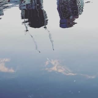 中野敬久さんのインスタグラム写真 - (中野敬久Instagram)「#sea #hazy #reflection #blue #building #somewhereabroad」5月11日 6時52分 - hirohisanakano