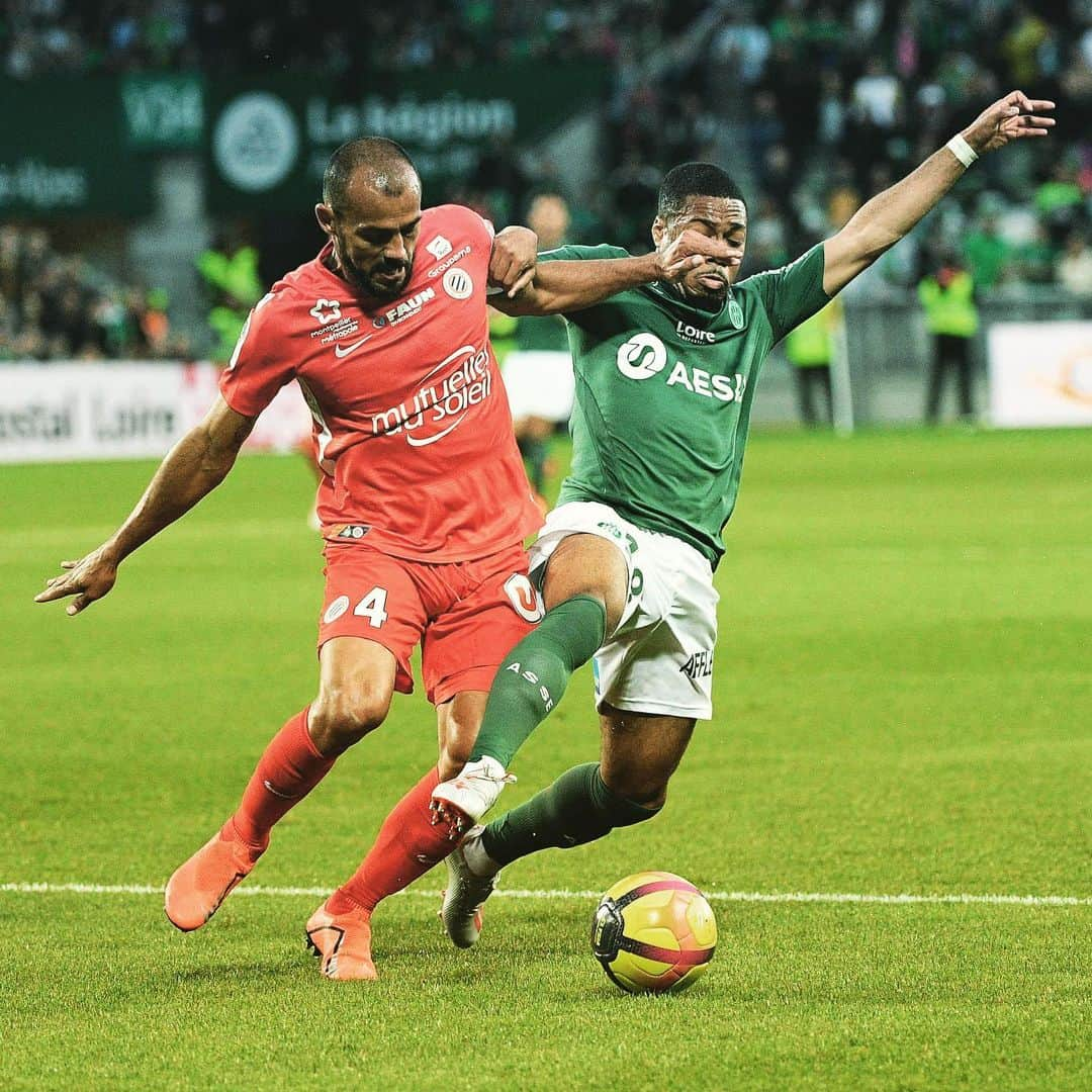 リーグ・アンさんのインスタグラム写真 - (リーグ・アンInstagram)「Gros coup de La Paillade ✊ !  Le #MHSC s'impose à Geoffroy Guichard et peut toujours rêver d'Europe 🇪🇺 🙌 ! #ASSEMHSC (0-1) • • #Ligue1Conforama #MontpellierHSC #ASSaintEtienne #ASSE #GeoffroyGuichard  #StadeGeoffroyGuichard」5月11日 7時05分 - ligue1ubereats