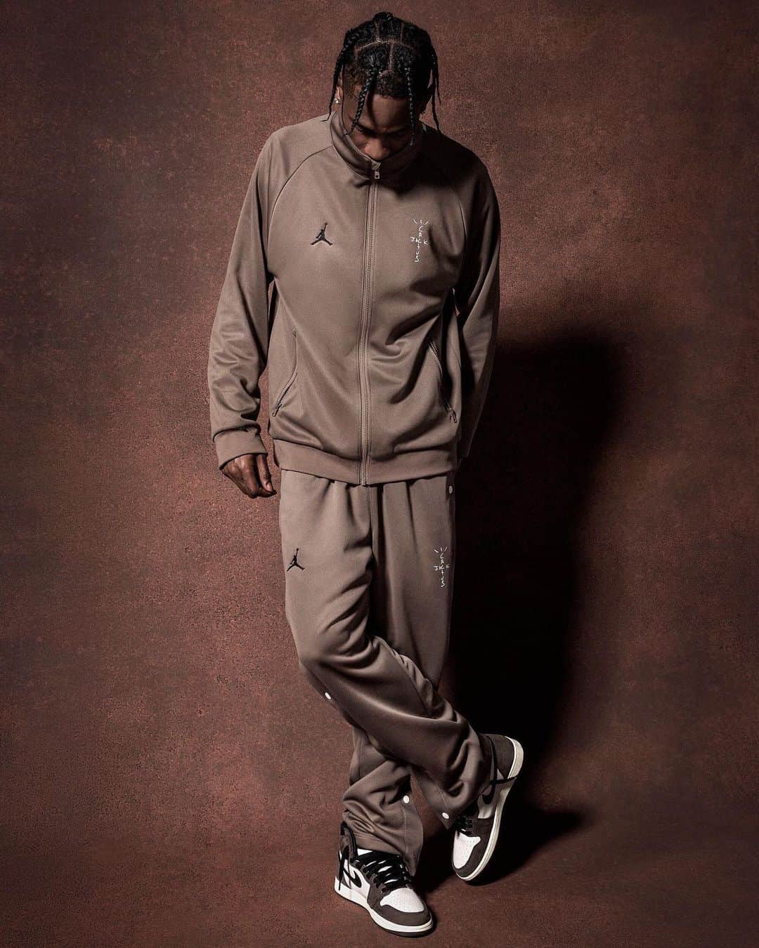 Jordanのインスタグラム：「Suit up. @TravisScott’s apparel collection drops tomorrow.」