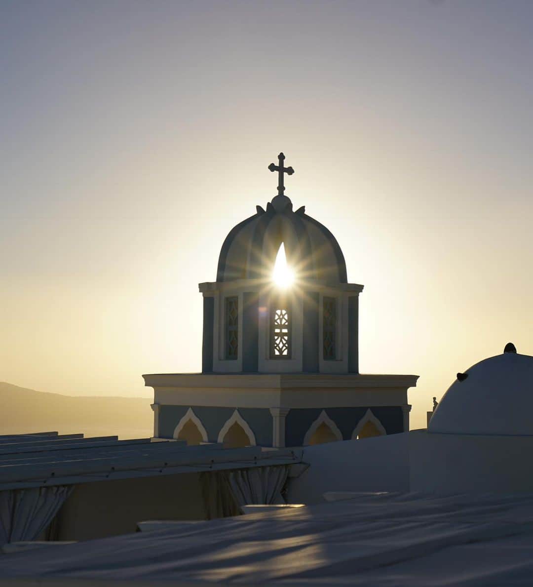 ジュリアン・ハフさんのインスタグラム写真 - (ジュリアン・ハフInstagram)「Santorini, you are magic.」5月11日 7時45分 - juleshough