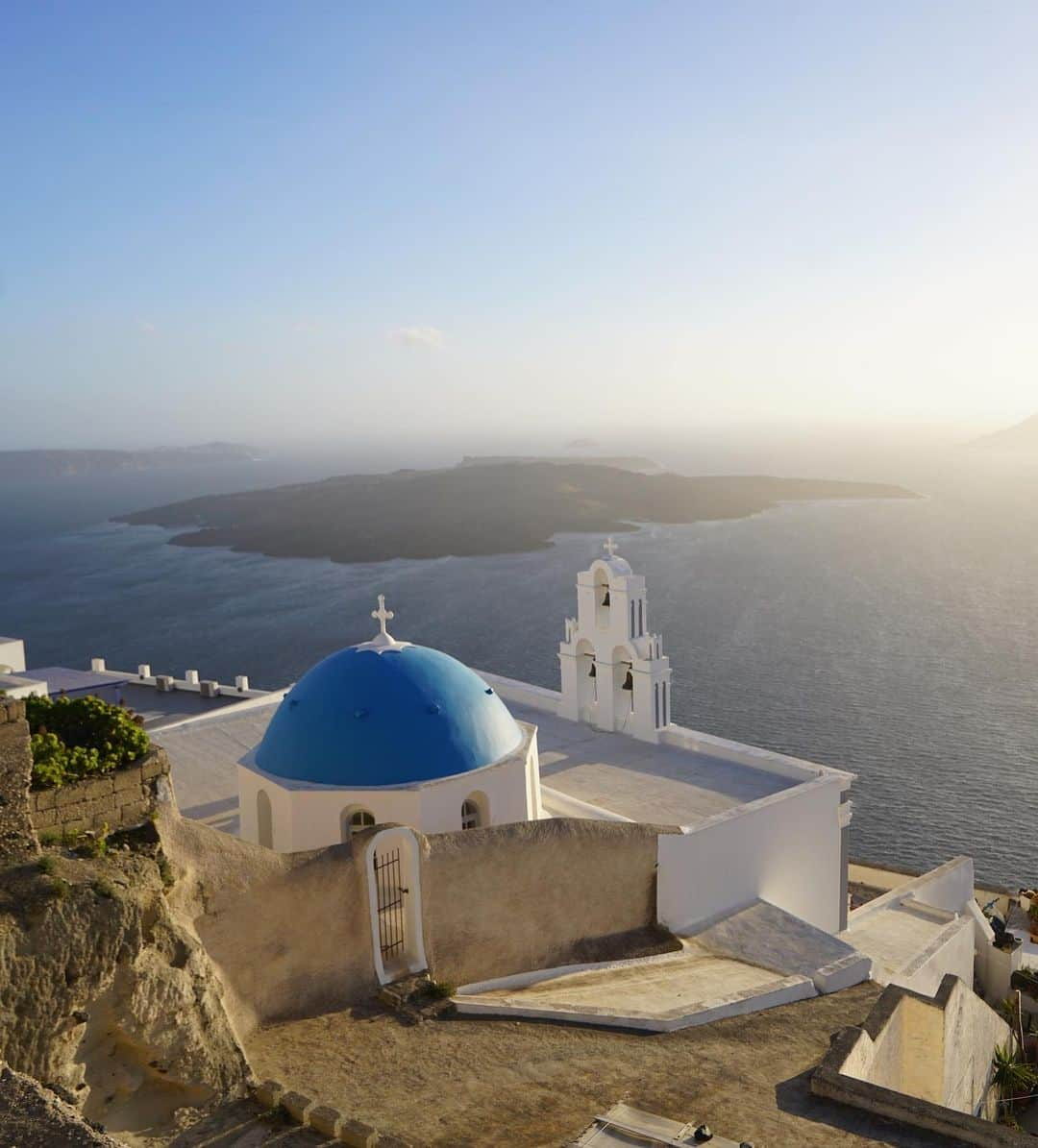 ジュリアン・ハフさんのインスタグラム写真 - (ジュリアン・ハフInstagram)「Santorini, you are magic.」5月11日 7時45分 - juleshough