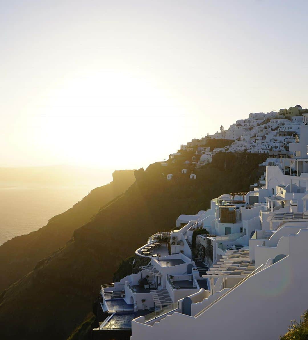 ジュリアン・ハフさんのインスタグラム写真 - (ジュリアン・ハフInstagram)「Santorini, you are magic.」5月11日 7時45分 - juleshough