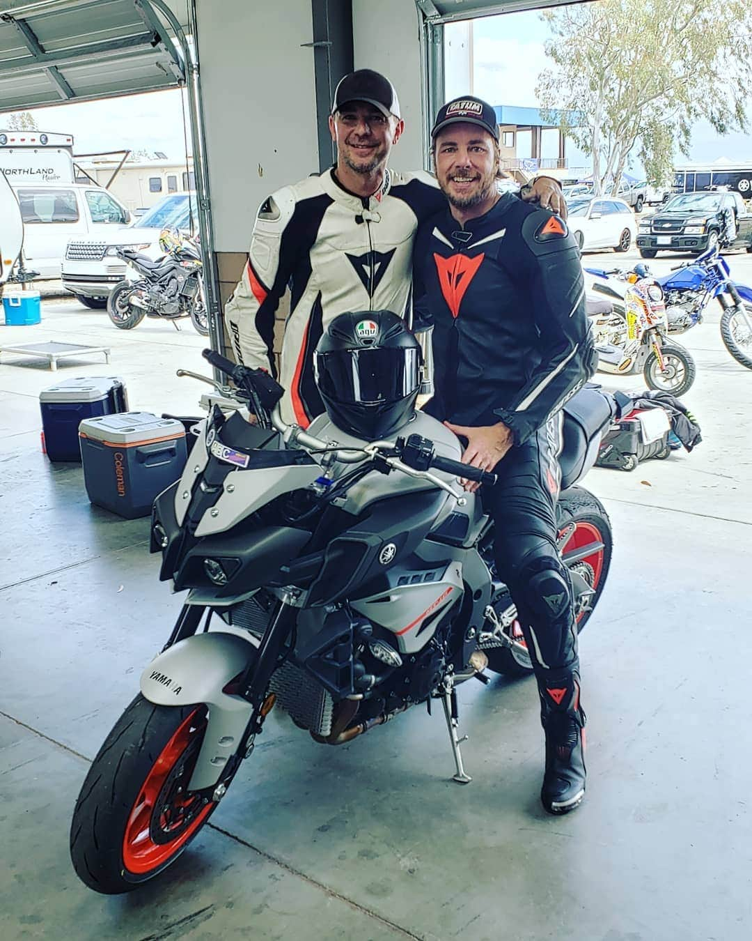 ダックス・シェパードさんのインスタグラム写真 - (ダックス・シェパードInstagram)「This is the dream track bike for an old man with a history of wrist surgeries. And my track girlfriend @sdcstunts looks beautiful. @yamahamotorusa @yamaharacingcomofficial #MT10 #blucru」5月11日 7時53分 - daxshepard