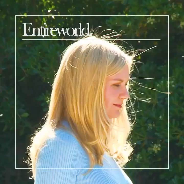 キルスティン・ダンストのインスタグラム：「More of the #muboo @entireworld 💚」
