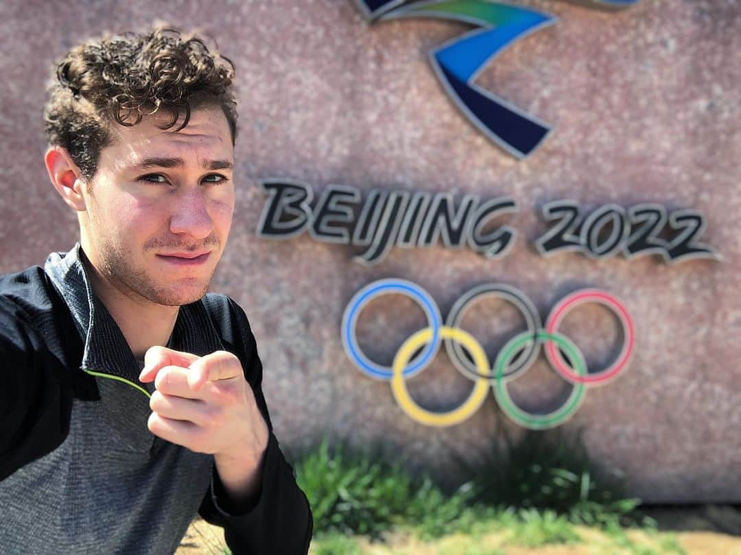 ジェイソン・ブラウンのインスタグラム：「‪Always got my 👀 on a goal... 1000 days until #Beijing2022!! 北京オリンピックまで、あと 千日です！✨🇨🇳‬」