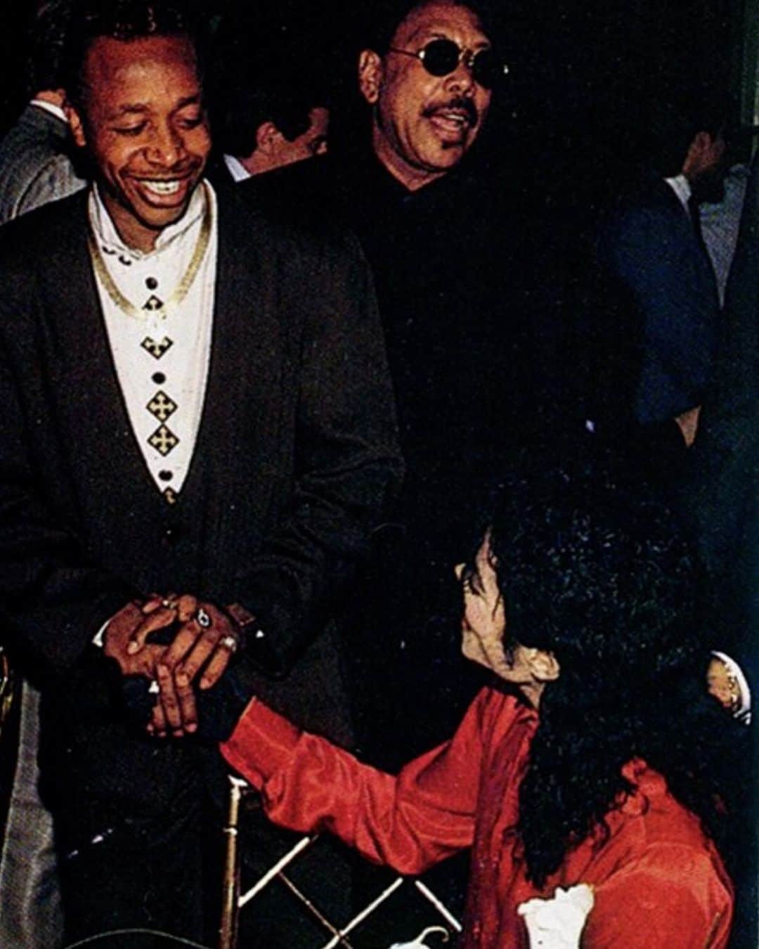 MCハマーのインスタグラム：「#FlashbackFriday “Dance Kings” 🕺🏿🕺🏿🕺🏿🕺🏿🕺🏿🕺🏿🕺🏿🕺🏿🕺🏿🕺🏿#Thriller #OffTheWall #PleaseHammerDontHurtem #2Legit2Quit Salute MJ for the inspiration of artistic creativity and excellence. 🔊🔊🔊🔊🔊R.I.P. Michael Jackson 🕺🏿🕺🏿🕺🏿」