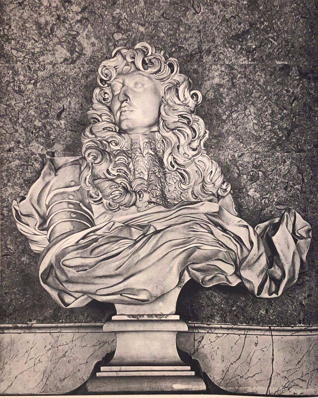 ニック・ナイトさんのインスタグラム写真 - (ニック・ナイトInstagram)「Louis XIV . Bernini . 1665 .」5月11日 8時09分 - nick_knight