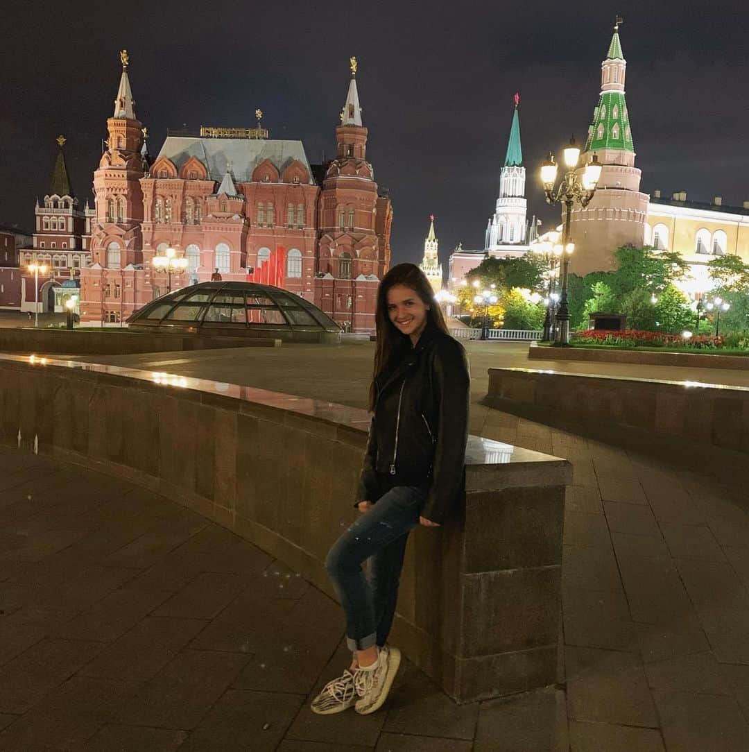 アレクサンドラ・プロクロワさんのインスタグラム写真 - (アレクサンドラ・プロクロワInstagram)「Night Moscow 🖤」5月11日 8時17分 - alexandra_proklova