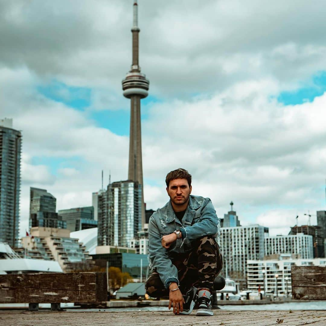 ジョナス・ブルーさんのインスタグラム写真 - (ジョナス・ブルーInstagram)「Touchdown in Toronto. Ready to play @toyboxtoronto. Let’s go 🇨🇦」5月11日 8時24分 - jonasblue