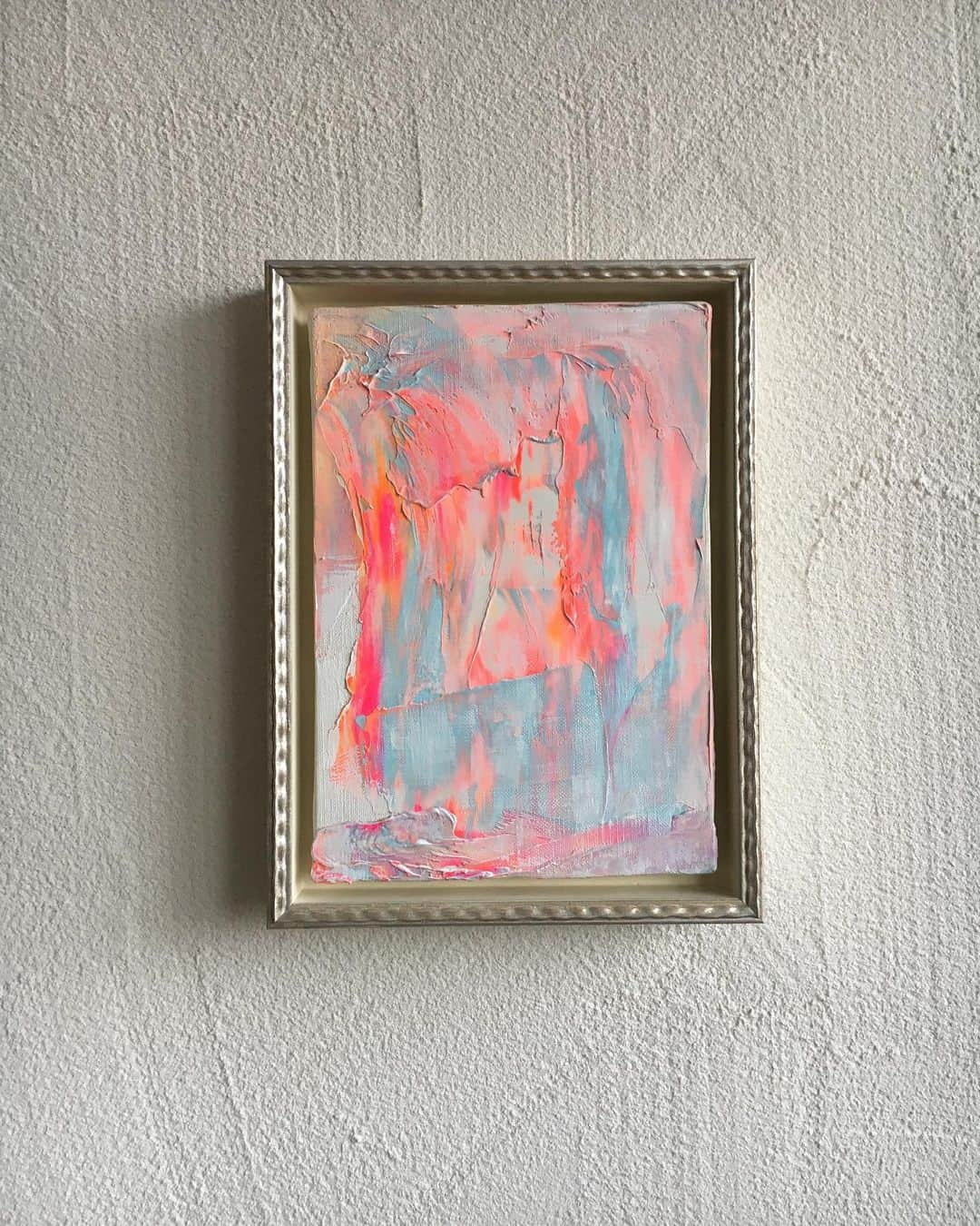 SHANTIさんのインスタグラム写真 - (SHANTIInstagram)「Summer is around the corner and feeling hot for this baby. Title: LOCO. SOLD Prepping for the one night only art exhibition and live event 5/16 at Hayama Costarte. #葉山芸術祭2019 #アートのある暮らし #アート巡り #アートのある暮らし #アートのある生活 #葉山イベント #コスタルテ葉山 #逗子 #鎌倉さんぽ #葉山 #額装 #artframe  歌手Shantiのライブとアート展示 日時：5/16（木）開場18:30　開演19:30 会場：コスタルテ葉山　https://t.co/b4PcaLUM74 料金：４０００円（1ドリンク付） 当日５００円UP：（中学生以下１５００円） ご予約、お問い合わせは　costartelivereserve@gmail.com https://t.co/IOCpDfSEmr 音楽とアートと美味しいタパスにワインやオリジナル 珈琲」5月11日 8時38分 - shantimusic