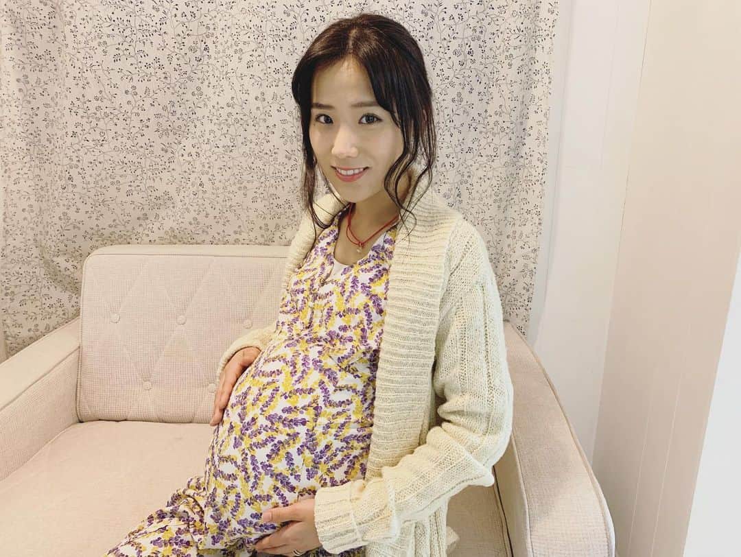秋山ゆずきのインスタグラム：「. . #クワイエットプレイス  オフショット📷 はじめての妊婦さん役でした。 . いつかママになる時が くるのかなぁ〜👗 . . #クワイエットプレイス」