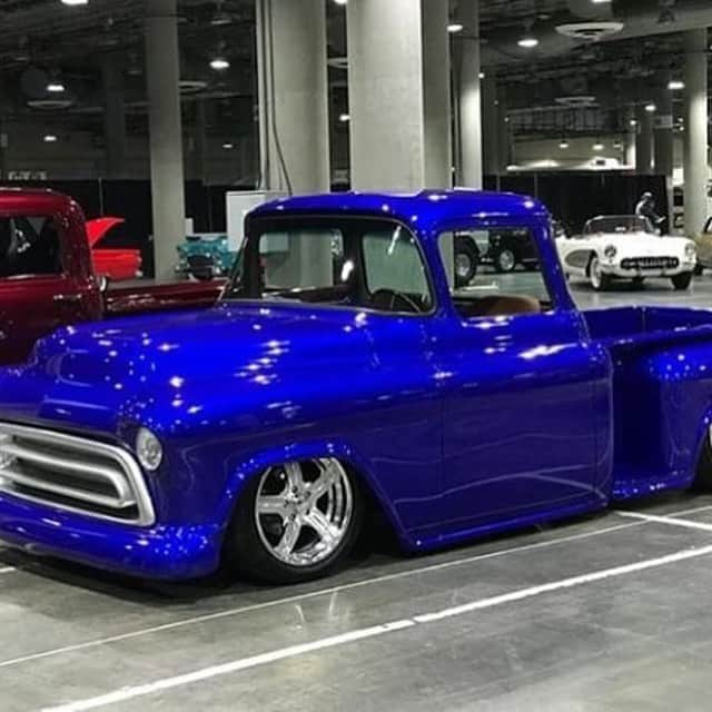 Classics Dailyさんのインスタグラム写真 - (Classics DailyInstagram)「L.A. Classic Car and Truck 2018 “Best of Show” winner!  _ @TimSharp55’s ‘57 Chevy built by @Customs_ByLopez is a beauty!  _ Running on  @RidetechSuspension @BonspeedWheels House of Kolor paint Dakota Digital  Focal sound system」5月11日 9時41分 - classicsdaily