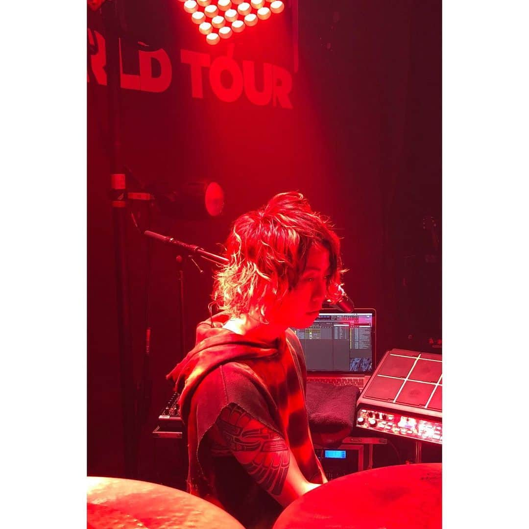 Tomoyaさんのインスタグラム写真 - (TomoyaInstagram)「London!!!🔥🔥🔥 I had a blast!!!😬🌈 Thank you so much✨  ぶちかましたので、たくさん寝ます💤😪 #london #赤太郎」5月11日 9時44分 - tomo_10969