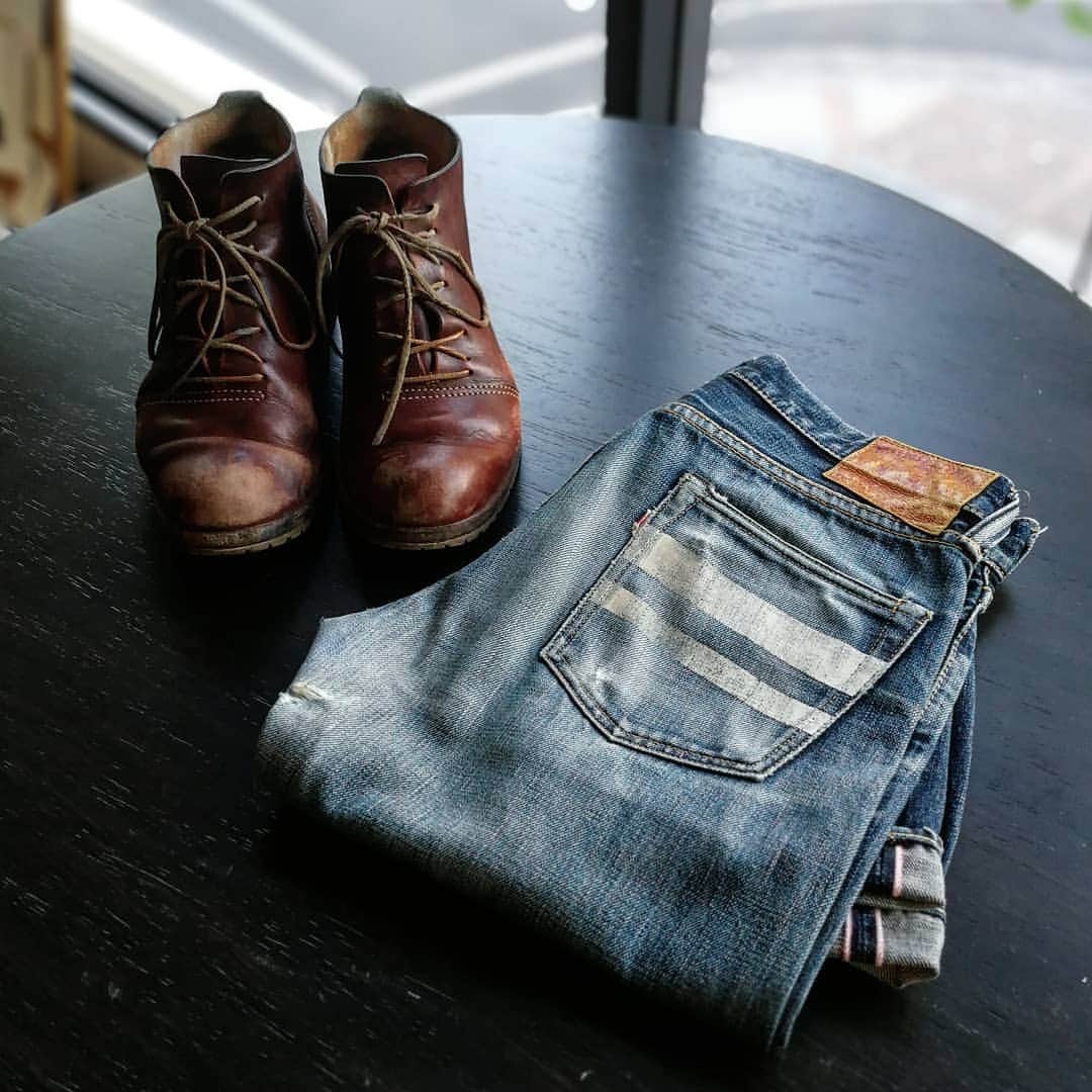 momotarojeansのインスタグラム：「Have a niceweekend! 着用3年。 wear 3years. #kojima #kurashiki #okayama #jeans #denim #denimday #denimporn #denimhead #selvedge #selvage #selvedgedenim #selvedgeforum #denimevolution #selvedgemurah #unionspecial #goingtobattle #madeinjapan #japanesedenim #fading #naturalfading #madebyhand #madeinjapan #jeanslife #vintagejeans #fade #selvedge #mensweardaily」