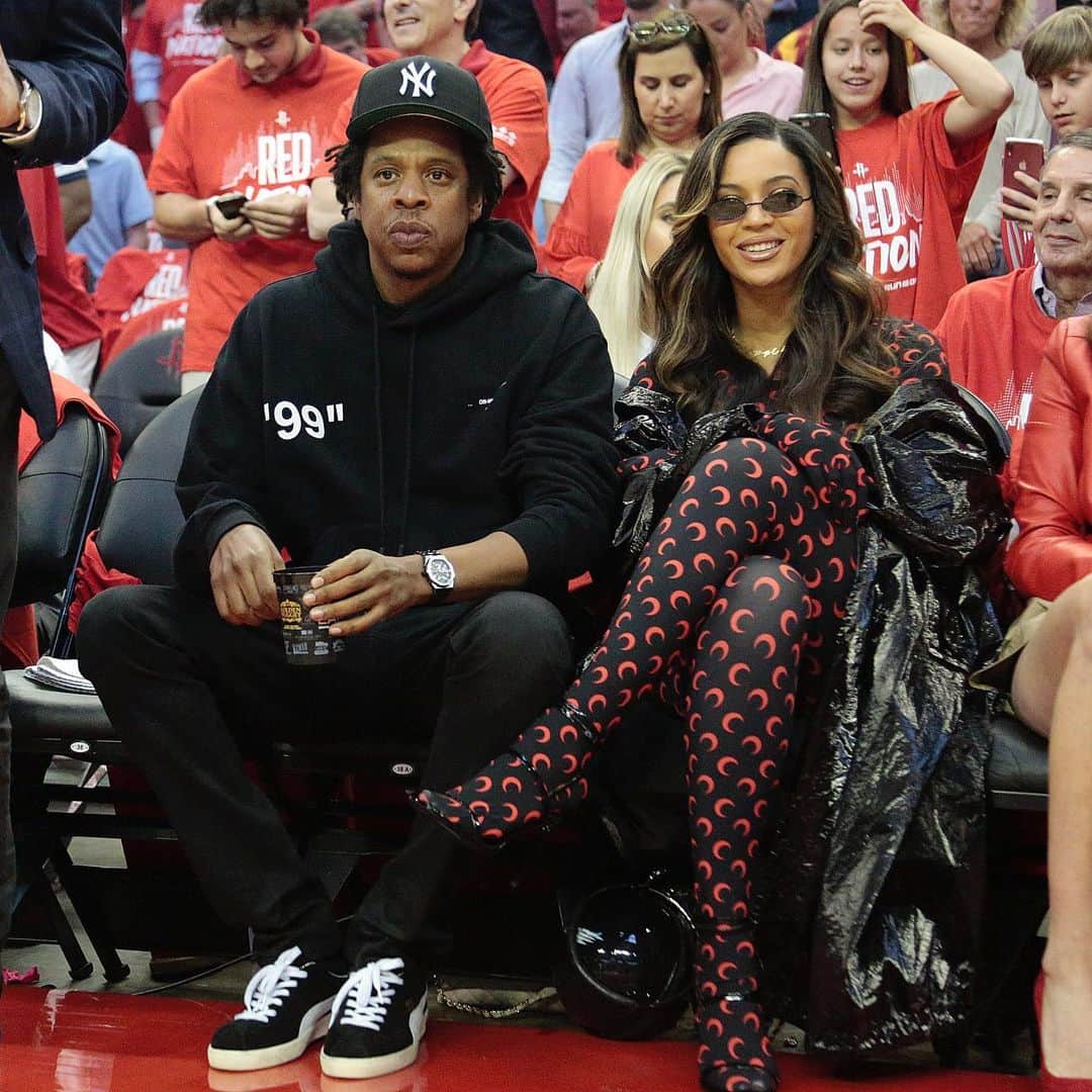 NBAさんのインスタグラム写真 - (NBAInstagram)「Jay Z & @beyonce courtside for @warriors/@houstonrockets Game 6 on ESPN! #NBAPlayoffs #NBACelebRow」5月11日 10時20分 - nba