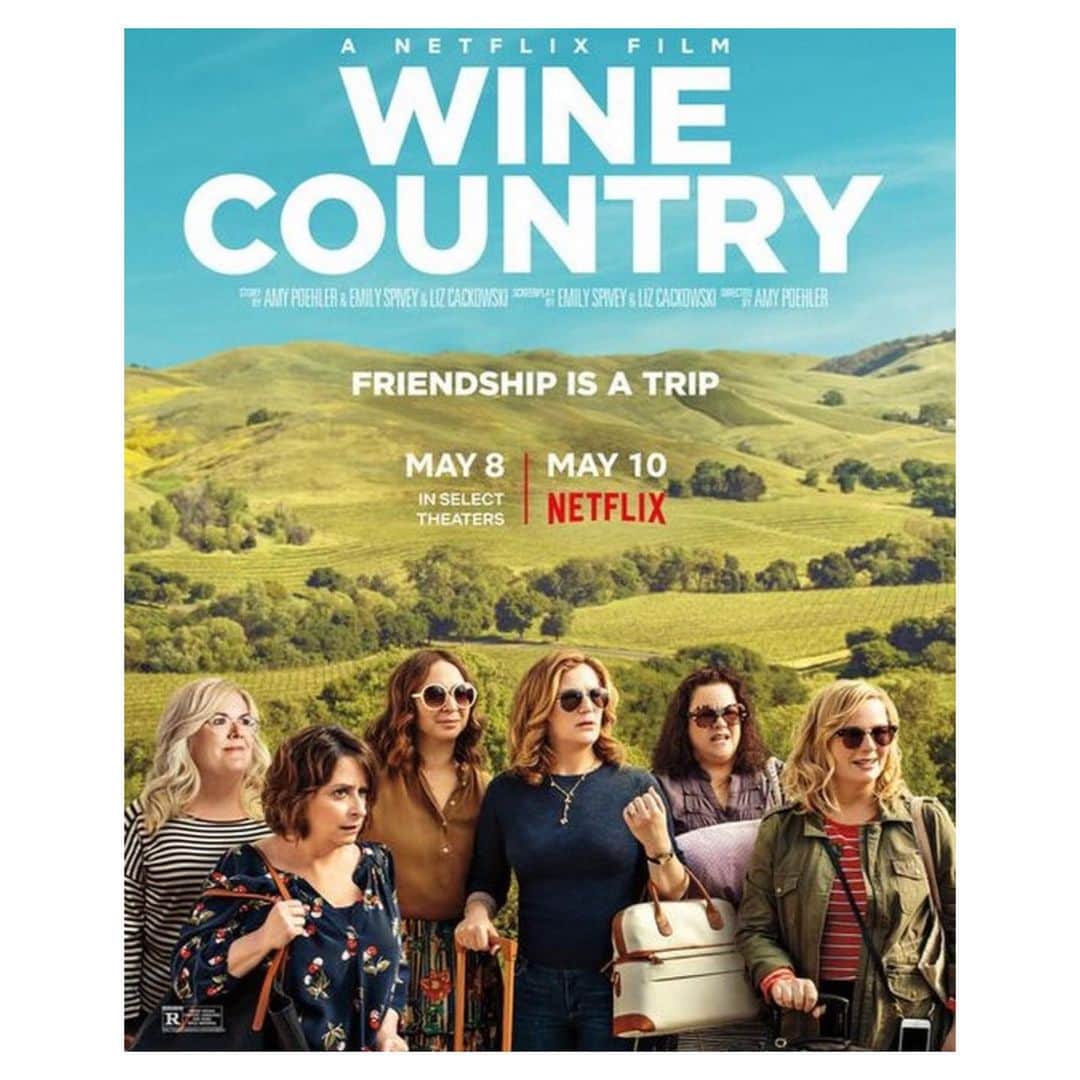 ラシダ・ジョーンズさんのインスタグラム写真 - (ラシダ・ジョーンズInstagram)「Well get ready for your dream weekend with this dreamy cast. Wine Country is an utter delight, ten jokes a minute, master class in comedy. And big ups to my besty Amy Poehler for nailing her directorial debut. Can't wait to watch it again and again, obviously with wine. ❤️🍷❤️🍷❤️🍷❤️🍷」5月11日 10時38分 - rashidajones