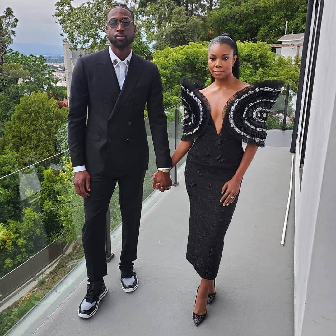 ガブリエル・ユニオンさんのインスタグラム写真 - (ガブリエル・ユニオンInstagram)「Clean 🖤🖤🖤 @lasfinesttv premiere with my hot date @dwyanewade」5月11日 11時07分 - gabunion