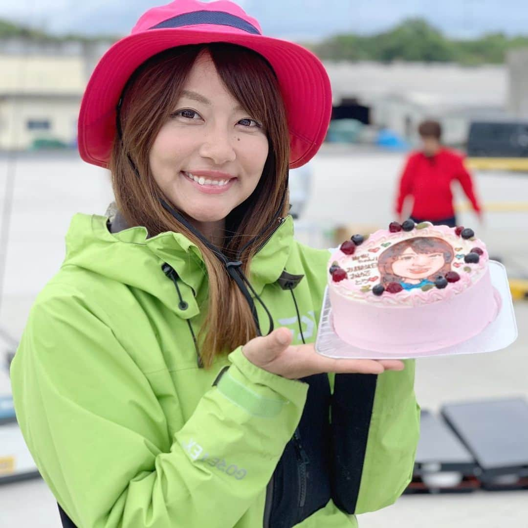 晴山由梨さんのインスタグラム写真 - (晴山由梨Instagram)「今日は誕生日⭐️ 先日ひと足早く誕生日ケーキをいただきました🎂💛 . #5月11日生まれ #誕生日 #誕生日ケーキ #happybirthday #hb」5月11日 11時28分 - hareyama_yuri