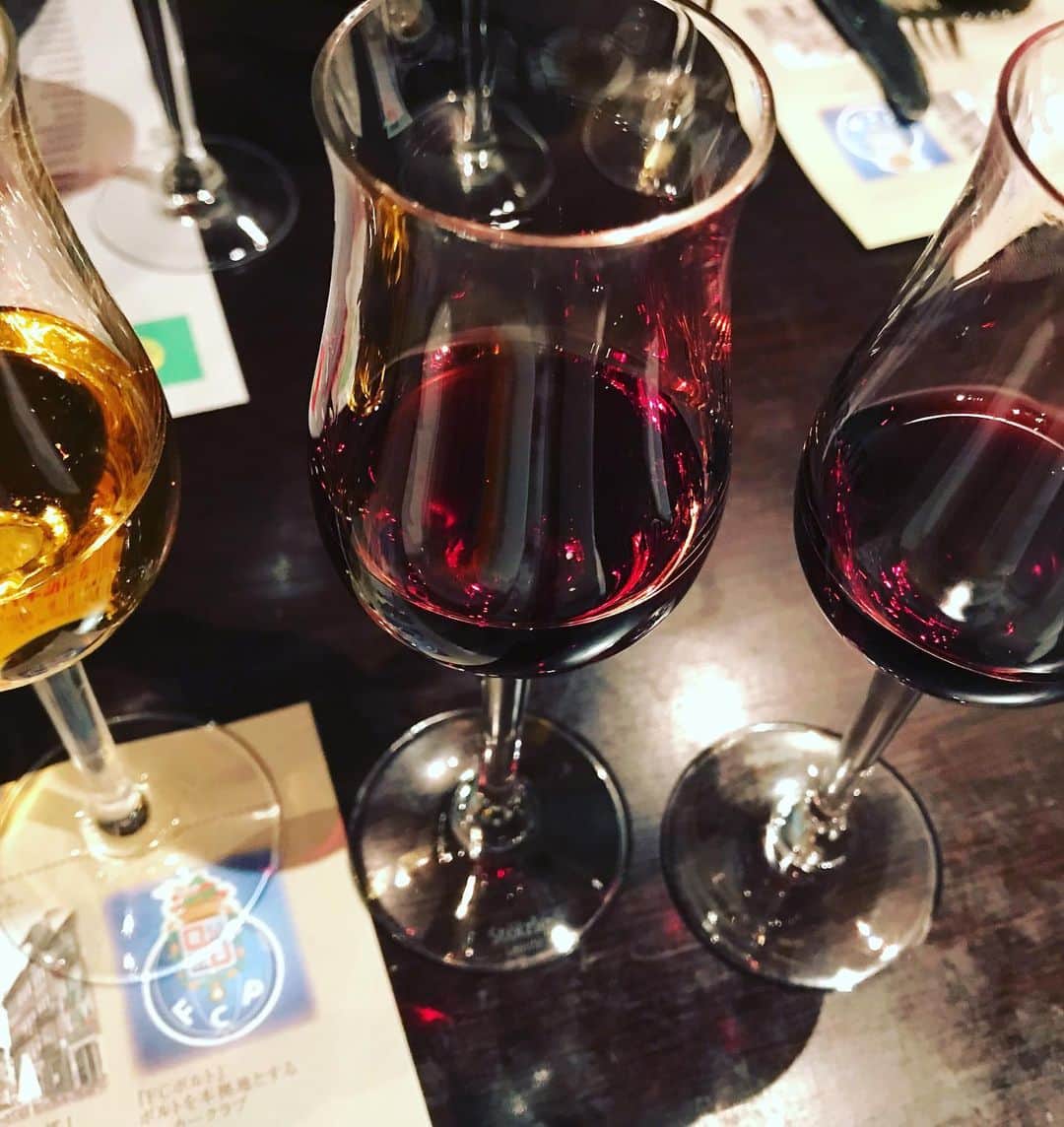 田中ウルヴェ京さんのインスタグラム写真 - (田中ウルヴェ京Instagram)「最近行ったお店。 某番組の皆さんとの会食。 ポルトガル料理は好きでして。 このお店もちょいちょい伺います。 ポルトワインの飲み比べは、嬉しかった。 Portugal food in Akasaka, Tokyo. #portugalfood #ポルトガル料理 #ポルトワイン」5月11日 11時30分 - miyako.tanaka.oulevey