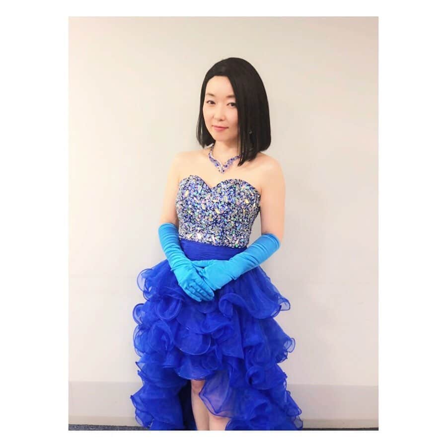 荒牧陽子さんのインスタグラム写真 - (荒牧陽子Instagram)「‪2019.5 ‬ ┈︎┈︎┈︎┈︎┈︎┈︎┈︎┈︎┈︎┈︎┈︎┈︎ レポ遅くてごめんなさい🙇‍♀️ . ▼テレビ東京系列 「モノマネでもいいから聴きたい！平成・昭和の名曲ベスト５５」 ‪…そして‬ ‪▼日本テレビ系列‬ ‪「ものまねグランプリ」‬ . 見てくださった皆様、ありがとうございました😊 ‪どちらも平成を代表する素晴らしい楽曲ばかり。‬ ‪参加させていただけて光栄でした✩︎⡱‬ ‪.‬ ‪番組で色んな方に会えて刺激と勉強…‬ ‪自身を見つめ直す機会も頂けました。‬ ‪皆さん素晴らしすぎます。‬ ‪楽しかったな〜🥺✨‬ . 美空ひばりさんの衣装は やはり、男性サイズでした笑 ぶかぶかー！」5月11日 11時41分 - yoko_aramaki