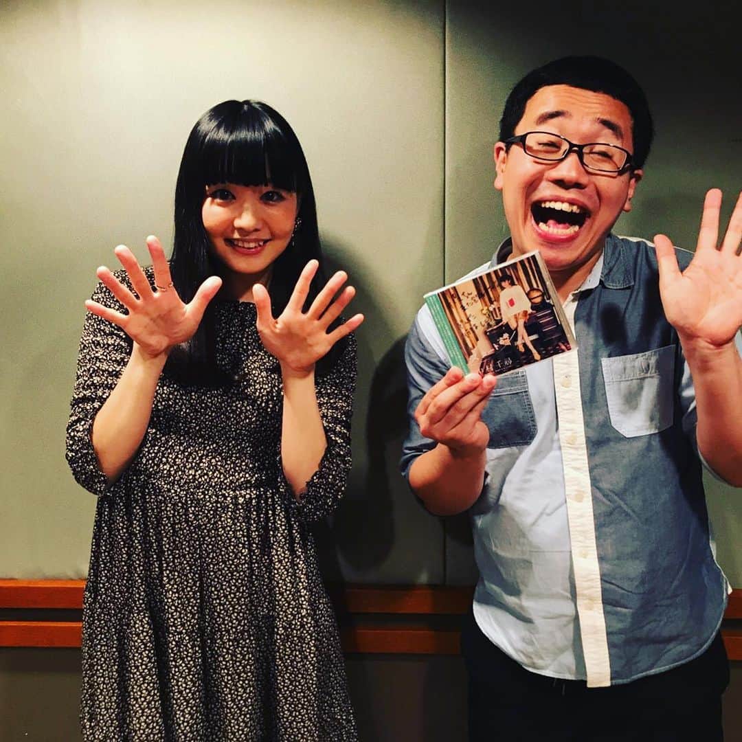 中村千尋さんのインスタグラム写真 - (中村千尋Instagram)「#NACK5 #ラジオのアナ #パーマ大佐 呼んでくれてありがとうございました！！ 深夜のおしゃべり楽しかったー！！ パーマちんまた飲もうねねね🥳 #raji795」5月11日 11時55分 - nanakanakamurachihiro