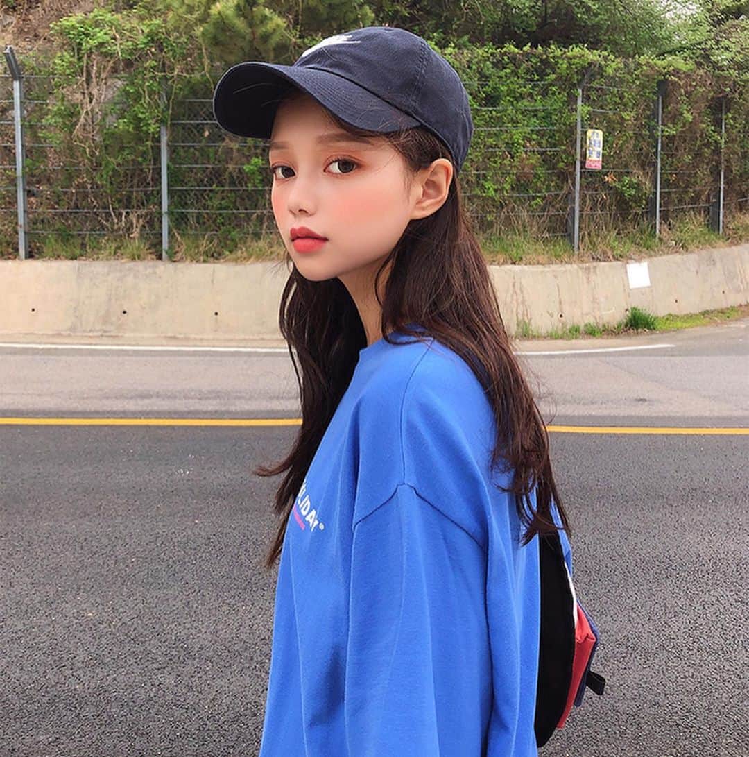 Chuuのインスタグラム：「holiday tee⚡️#chuuseoul #street」
