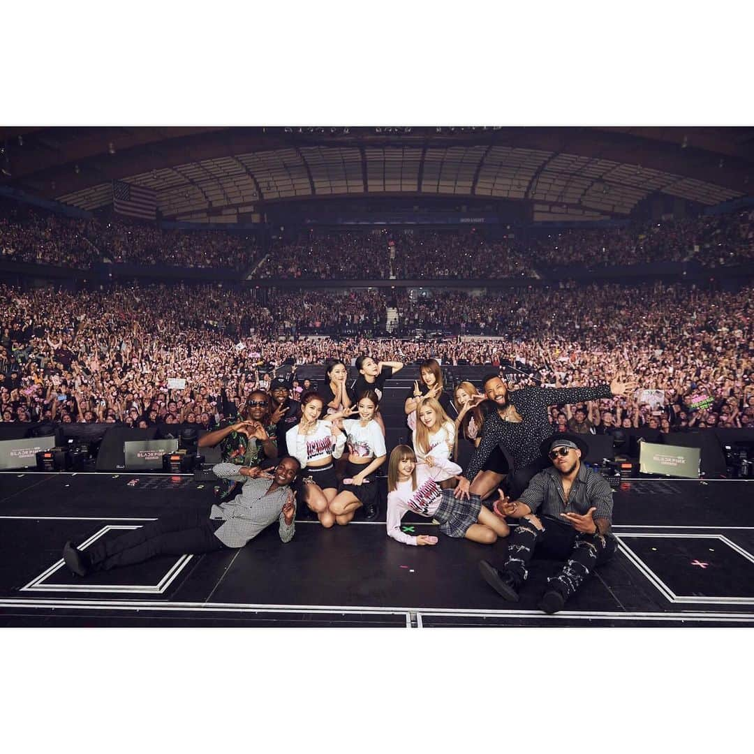 BLACKPINKさんのインスタグラム写真 - (BLACKPINKInstagram)「We can’t believe our North America tour is over! It was so so amazing to perform at each city and finally meet more of you BLINKS!💕💕Goodbye for now but we’ll be back soon, so until then be safe and take care everyone! 🙏 Once again, thank you SO much for having us LA, Chicago, Hamilton, Newark, Atlanta and Fort worth!! We love you all🖤 . #BLACKPINK #블랙핑크 #BLACKPINK2019WORLDTOURwithKIA #INYOURAREA #LA #CHICAGO #HAMILTON #NEWARK #ATLANTA #FORTWORTH #YG」5月11日 12時03分 - blackpinkofficial