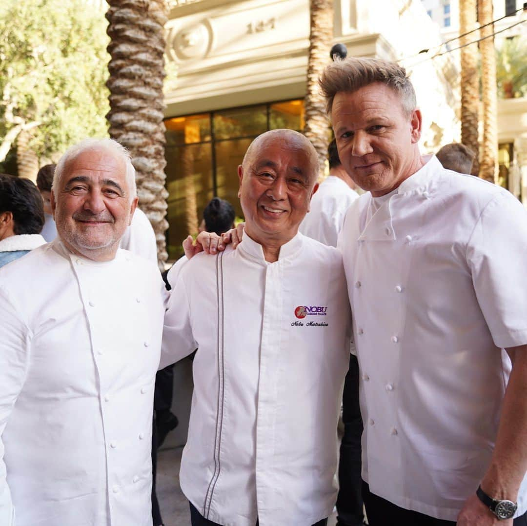 ゴードン・ラムゼイさんのインスタグラム写真 - (ゴードン・ラムゼイInstagram)「The three #vegas amigos ! #vegasuncorkd #feasttheempire」5月11日 12時25分 - gordongram