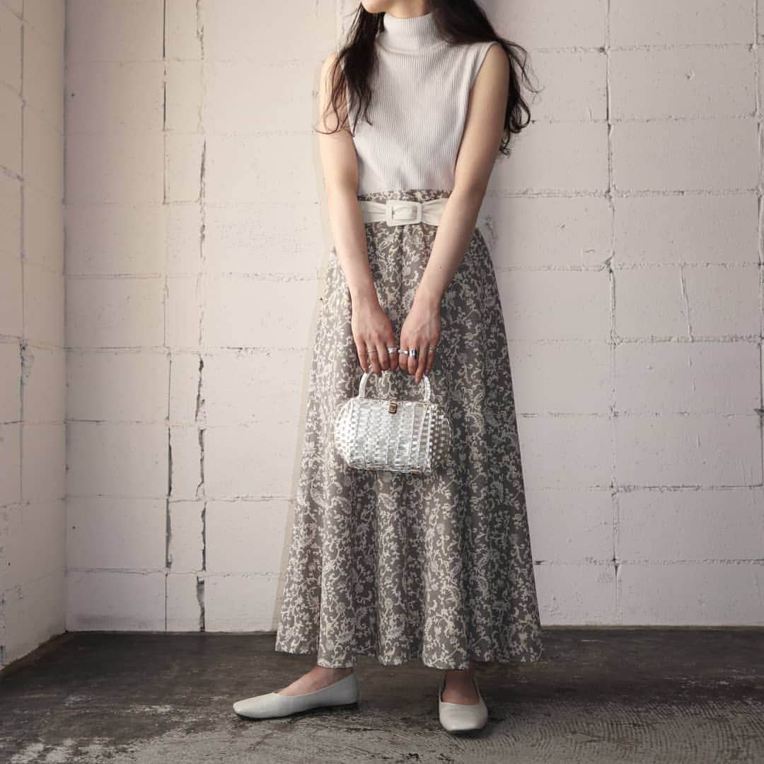 吉祥寺 古着屋 Orfeoのインスタグラム：「Pattern Skirt Style  #orfeo #kichijoji #tokyo #vintage #used #fashion #coordinate #outfits  掲載商品のお問い合わせはメールにて承っております。コメント、DMでのお問い合わせは受け付けておりませんのでご了承ください。」