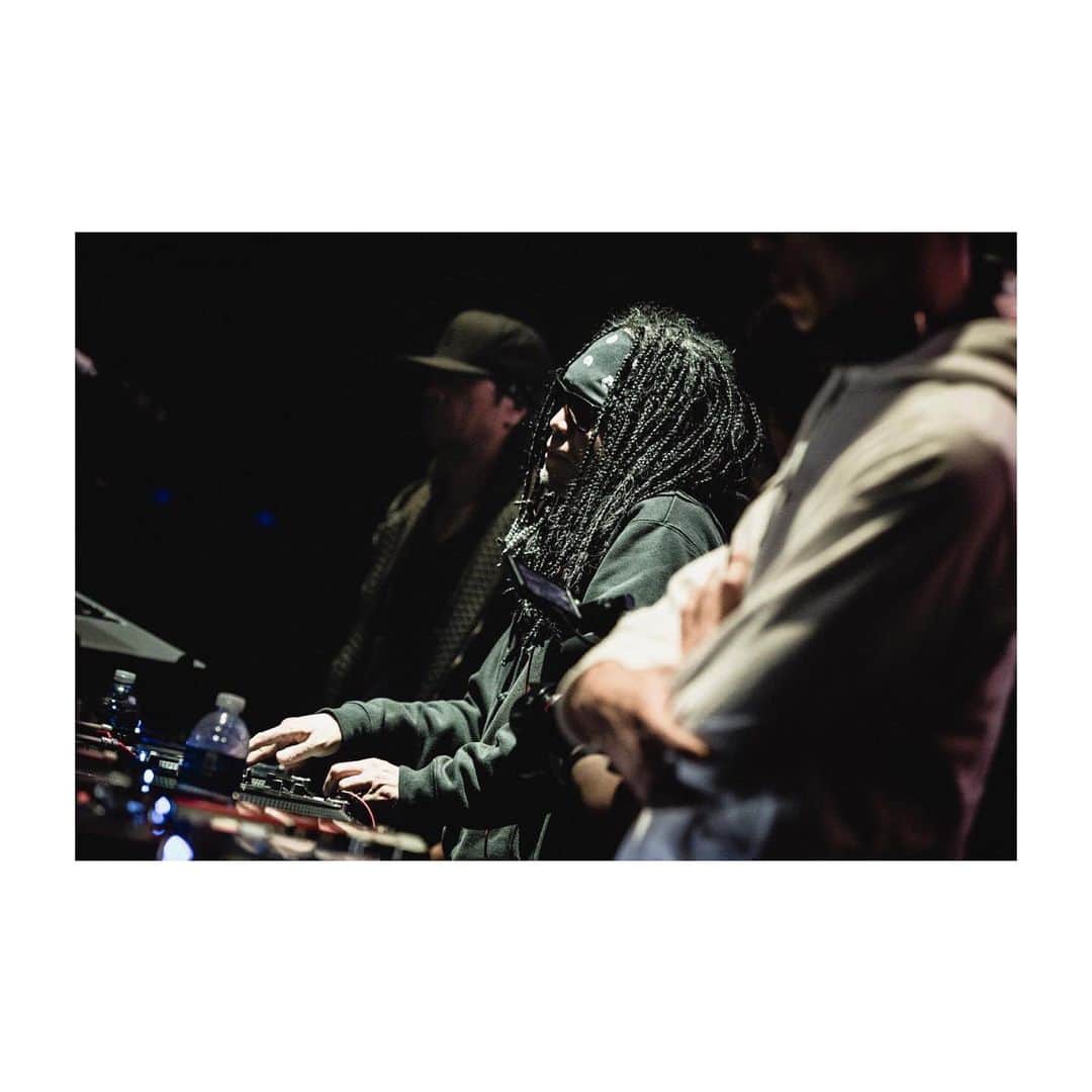 のインスタグラム：「DVD発売中  UMB GrandChampion Ship 2018 at 新木場  RepostBy @ultimatemcbattle: "NOW ON SALE‼︎ UMB2018FINAL DVD [2DVD]  BATTLE BEAT DJ  DJ PMX  Amazon 【https://amzn.to/2IRfQNd 】  Libra ONLINE STORE 【https://libra-records.shop-pro.jp】  2018年12月30日(日) 新木場 STUDIO COAST 【MASTER OF CEREMONY】 DO BOY 【BATLE BEAT DJ’S】 dj honda / DJ PMX / DJ KENSEI / MR.BEATS a.k.a DJ CELORY / YOKE a.k.a DJ REDBLOOD / DJ RINA / DJ TIGU 【BATTLE MC’S】 KaRaAGe / むら / BAMBLE / RYU / しぇん / Atmoshiphere / Lyrical / だーひー / MUD ASH / Mac Ass Tiger / B_ZERO / Jony the sonata / EVOL / BALA a.k.a SBKN / 輪入道 / MC松島 / 小池 潔宗 / AUTHORITY / 富博 / 椿 / 梵頭 / KZ / ふーわ / IZ / BARBER / GOTIT / まーしゃる / BASE / SAM / JACKTER / USTR / Disry / T-STONE / O.G.K / APACHE / DAISEI / Pein Mirra / SKRYU / Folgoregia / TORA / ALCI / MC☆ニガリ a.k.a 赤い稲妻 / kNaxx / KAKKY / 紅桜 / Bluek / 裸武 / MU-TON 【INTERVIEWER】 HIDADDY / 晋平太  昨年の決勝大会ではあっという間にチケットが売り切れ DVDのセールスは一万本を超すモンスターイベントUMB 例年通り年末12月30日には新木場STUDIO COASTにて全国大会決勝戦となるUMB GRAND CHAMPIONSHIPが行われる。 全国の地方予選を制したMC達のラップバトルは必見。  #UMB #UMB決勝 #grandchampionship#dvd #studiocoast #12月30日 #mcbattle#freestyle #djhonda #djpmx #djkensei#mrbeatsakadjcelory #djrina#yokeakadjredblood #djtigu_b_day#hidaddy #晋平太 #muton #紅桜 #dvd #amazonprime #locohama #locohamaclothing " (via #InstaRepost @AppsKottage)」