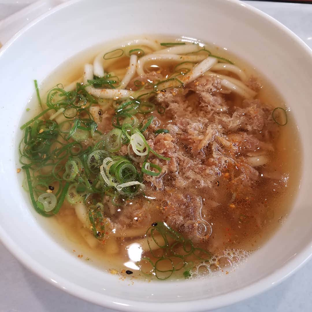 田畑竜介さんのインスタグラム写真 - (田畑竜介Instagram)「朝うどん🍜  #基山pa #かしわうどん」5月11日 12時41分 - tabacchi_rkb