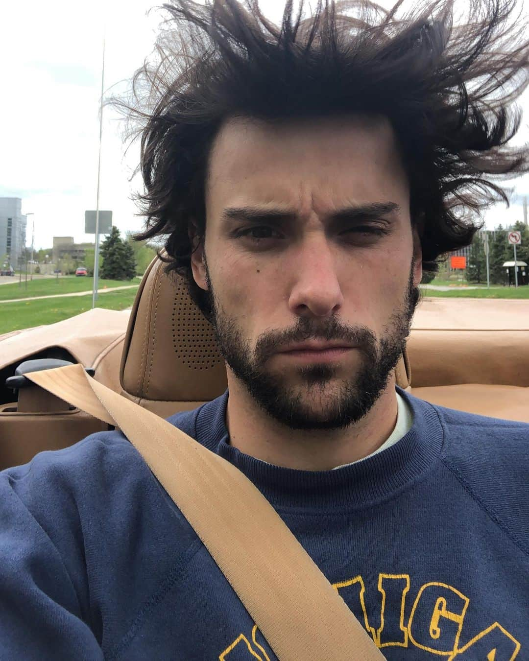 ジャック・ファライーさんのインスタグラム写真 - (ジャック・ファライーInstagram)「When you’re back home in Michigan and your dad insists on taking the Miata out with the top down cause it’s “so nice out”. It was 55 degrees out.」5月11日 12時50分 - jackfalahee