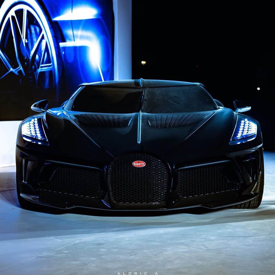 CARLiFESTYLEさんのインスタグラム写真 - (CARLiFESTYLEInstagram)「The Bugatti La Voiture Noire. Photo by @aldric_a #carlifestyle」5月11日 13時06分 - carlifestyle