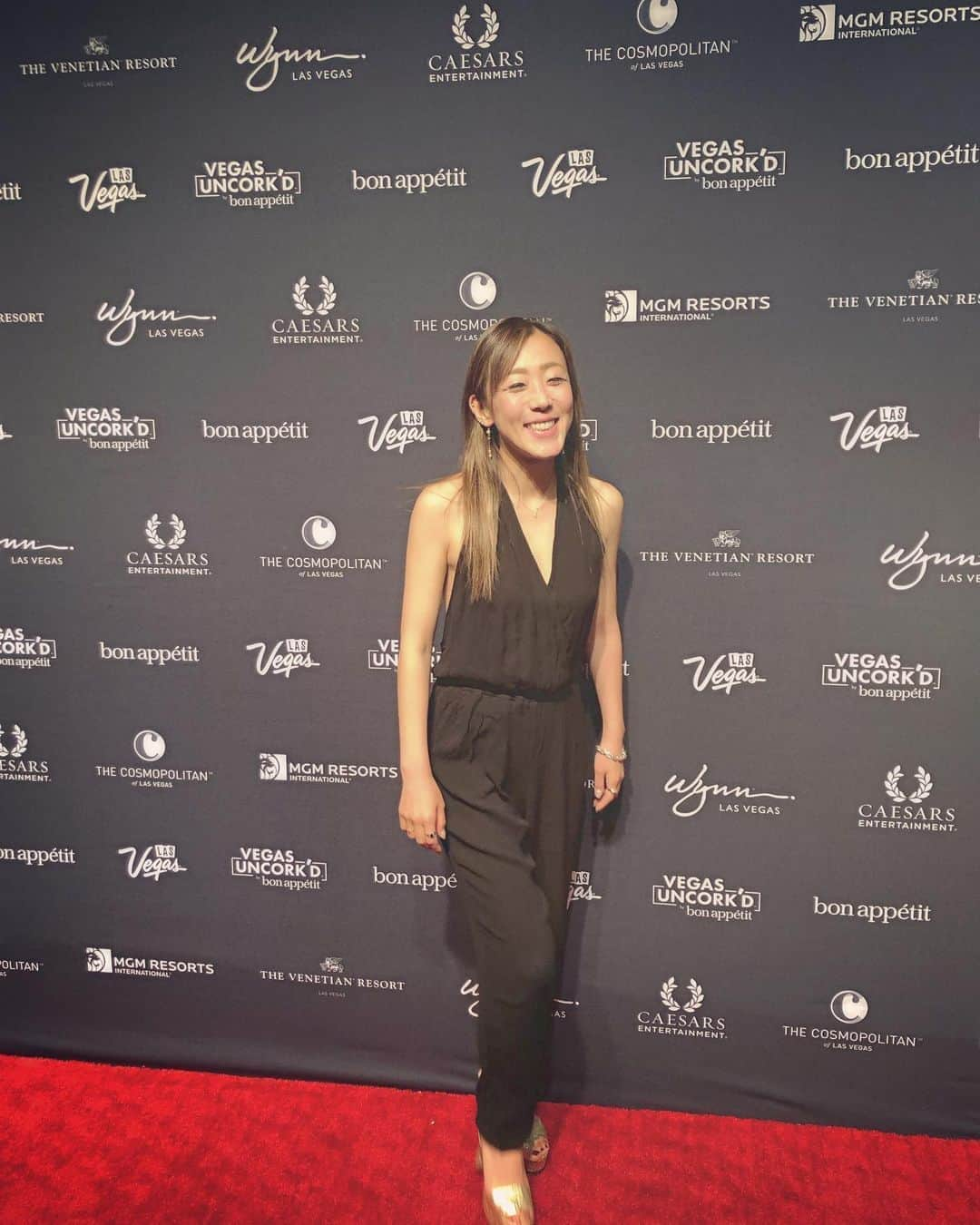 村主章枝さんのインスタグラム写真 - (村主章枝Instagram)「trying to be on red carpet😂 #nobulasvegas  @nobulasvegas @therealnobu」5月11日 13時18分 - fumie.suguri