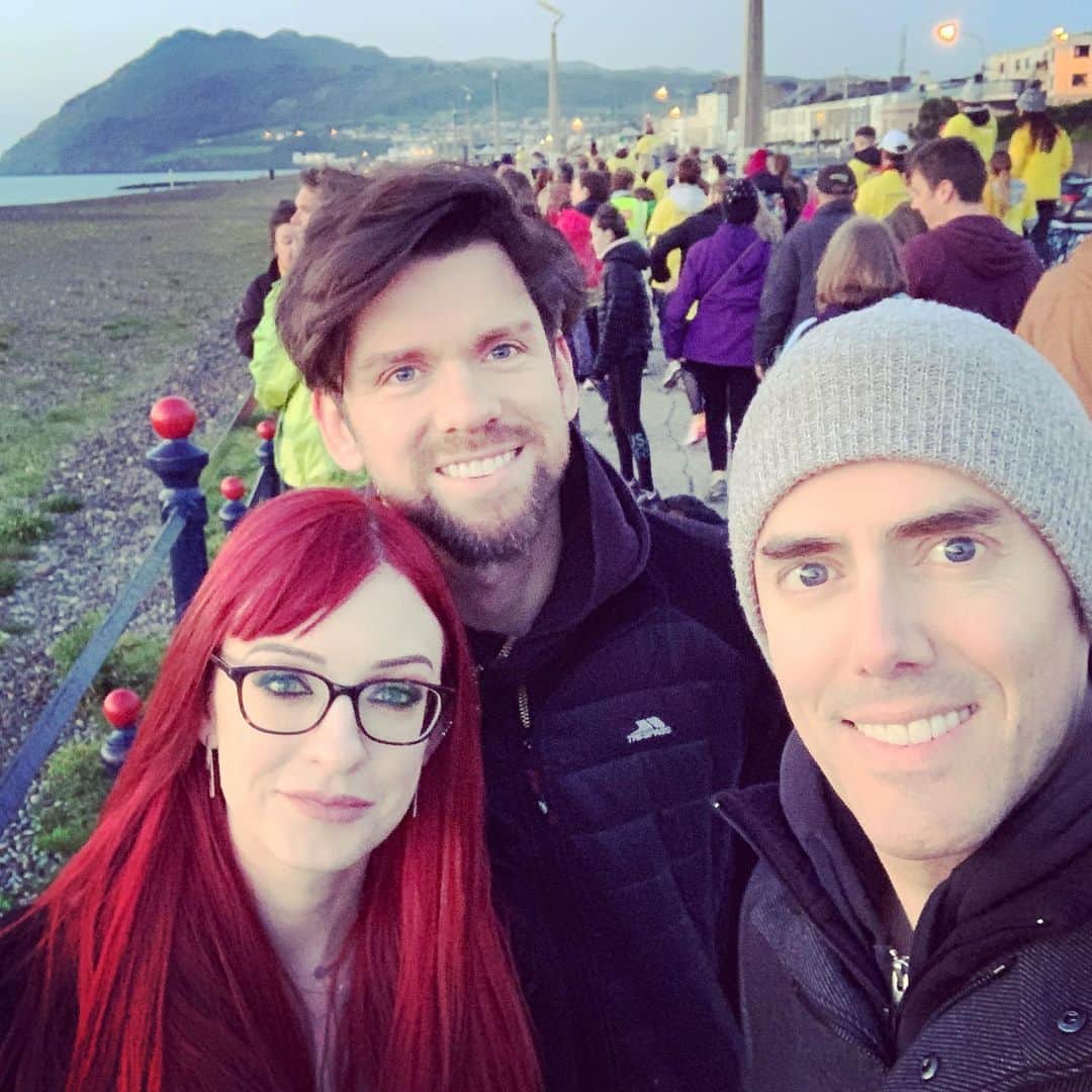 The Scriptさんのインスタグラム写真 - (The ScriptInstagram)「Amazing watching the sunrise this morning and doing the #darknessintolight #pietahouse walk with @eoghanmcdermott It’s beautiful to see people come together for such a great cause. There’s no need to suffer in silence. Don’t be afraid to ask for help. We all have our moments 🙏 G #mentalhealthawarenessweek #dil2019 #darknessintolight2019 www.darknessintolight.ie」5月11日 13時41分 - thescriptofficial