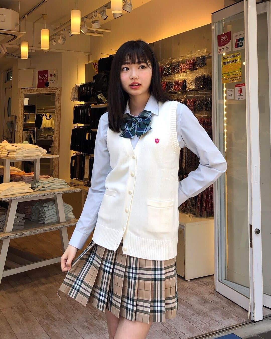 制服専門店CONOMiさんのインスタグラム写真 - (制服専門店CONOMiInstagram)「夏スカート🥰﻿﻿ カラーシャツに 白のベストで爽やかに♡ とっても可愛い組み合わせ❤️ ﻿﻿﻿﻿ ﻿﻿ ﻿﻿ model→(@yabusaya0928 )﻿﻿﻿ 身長→170cm﻿﻿﻿﻿﻿ ⭐️着用サイズ﻿﻿﻿﻿ 長袖シャツ→L﻿﻿﻿﻿﻿ ベスト→L﻿﻿ ﻿﻿﻿﻿ ﻿﻿﻿﻿ ﻿﻿﻿﻿ 長袖シャツ→¥3800 リボン→¥1900﻿﻿﻿﻿﻿ スカート¥9800﻿﻿﻿﻿﻿ ハイソックス→¥1000﻿﻿﻿﻿﻿ ローファー→¥9800﻿﻿﻿﻿﻿ ⚠️全て税抜きの金額です✨✨﻿﻿﻿﻿﻿ ﻿﻿﻿﻿ ﻿﻿﻿﻿ #制服#お洒落#写真#photo#カメラ#ファッション#code#スカート#skirt#ローファー#可愛い#asiangirls#高校生#jk#jc#ヘアスタイル#学校#cosplay#リボン#japanesegirl#japaneseidol#被写体#校服#교복#아이돌#모델#シャツコーデ#撮影#ポートレート#ベスト」5月11日 13時47分 - conomi_official