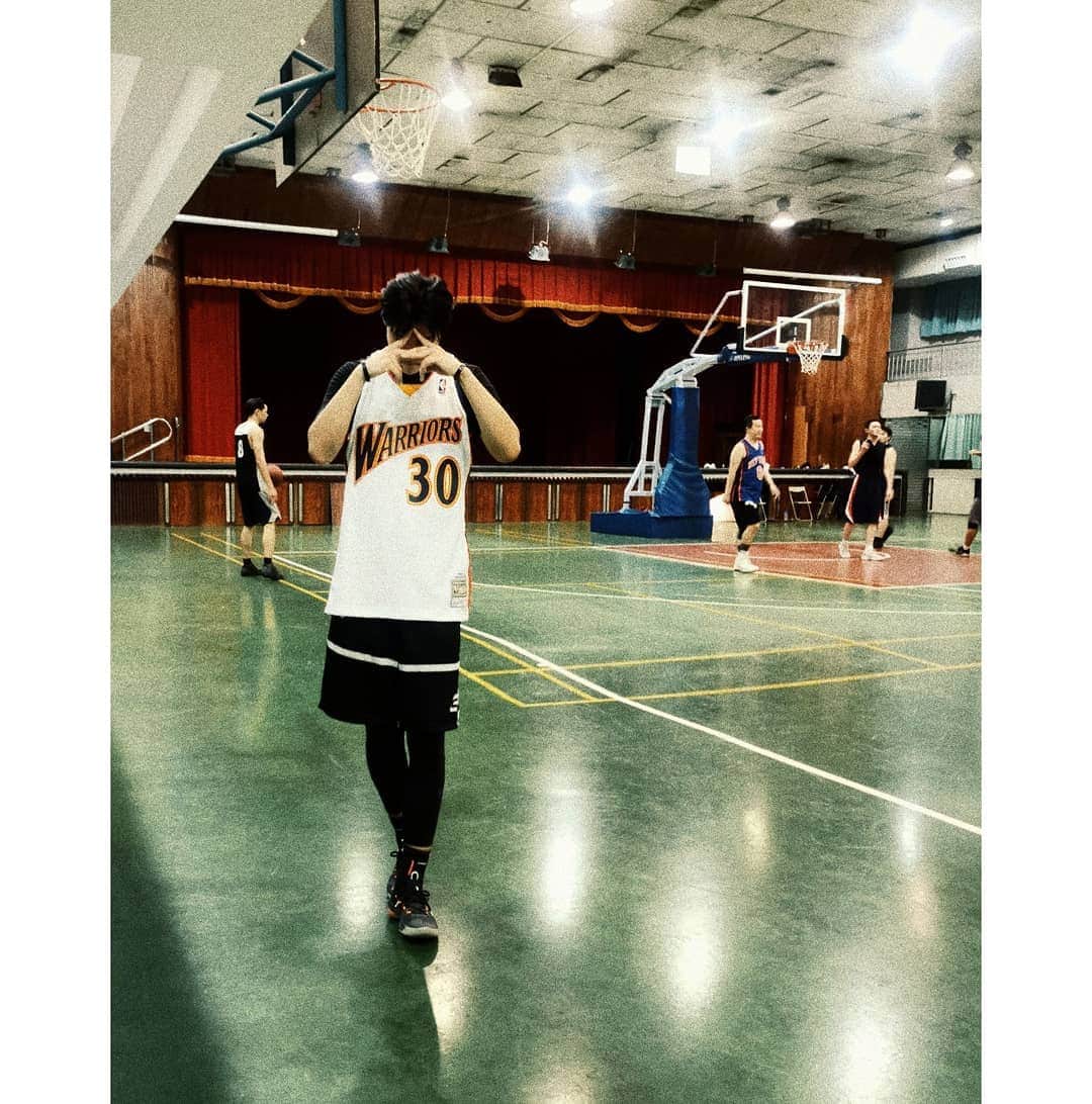 ダンソン・タンのインスタグラム：「🏀🏀🏀 #DT #Besketball #唐禹哲 #HOTHEART #SEVENDAYS #worriors」