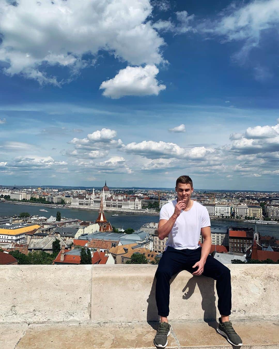 ウラジミール・モロゾフのインスタグラム：「Через несколько часов стартуем в Будапеште! 50/100 кроль. Болеем за наших! About to race here in beautiful Budapest with some of the best in the World! #fina #css #madwave」