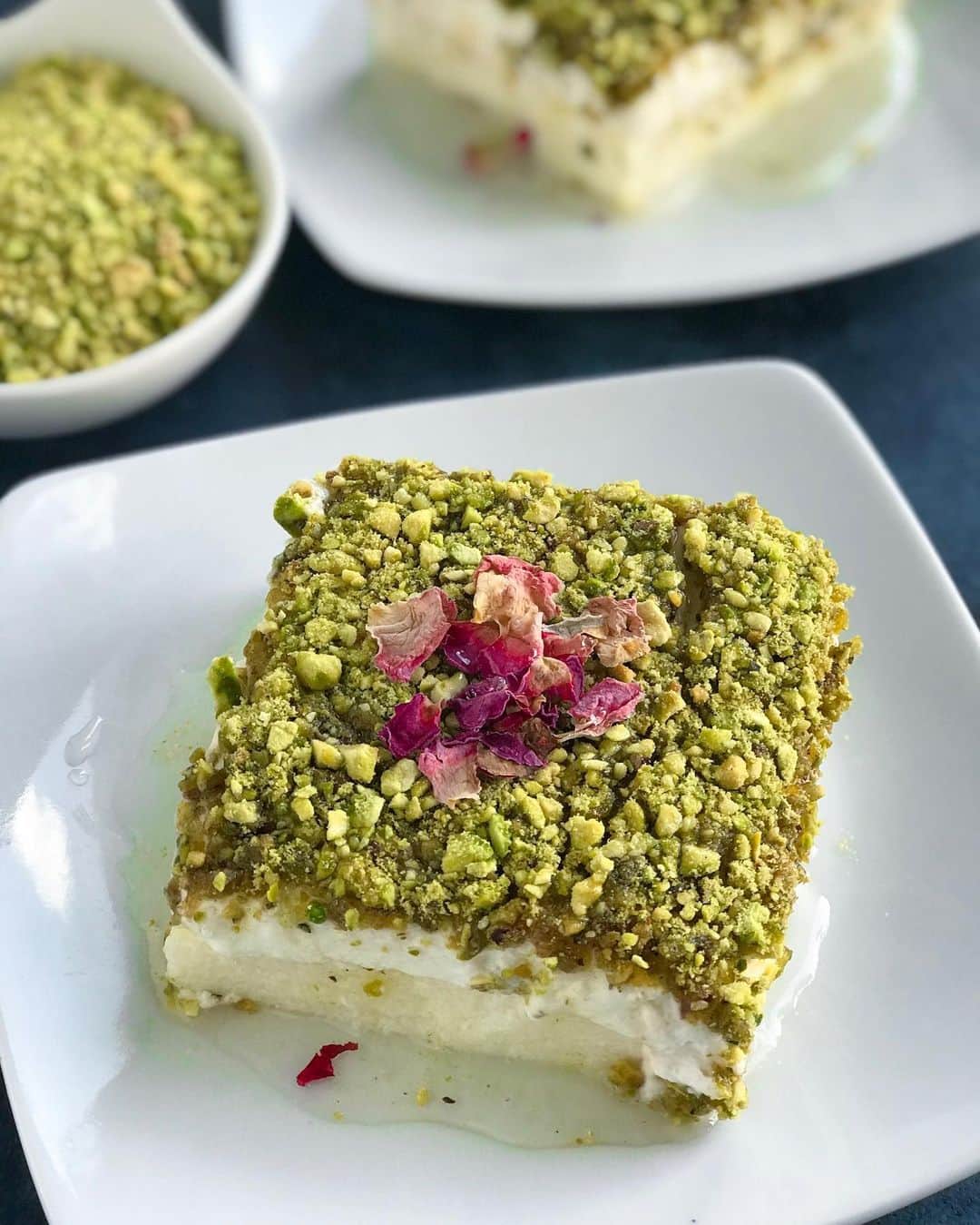 Easy Recipesさんのインスタグラム写真 - (Easy RecipesInstagram)「Lebanese Nights Dessert (Layali Lubnan, ليالي لبنان), a delicious semolina base pudding, topped with a layer of whipped cream and fresh pistachios, drizzled with an aromatic rose and orange blossom sugar syrup. Every bite melts in your mouth, leaving you with the most delicious flavors you can imagine.  Full recipe link in my bio: https://www.cookinwithmima.com/lebanese-nights-dessert/」5月11日 23時23分 - cookinwithmima